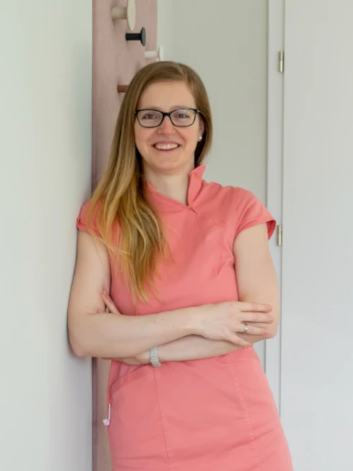 Dr. Szerényi Zsuzsa - fogorvos Szegeden, szájsebész